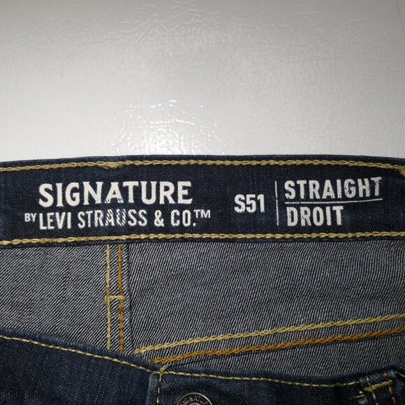 Signature by Levi Strauss & Co Men's Size 42/32 Medium Wash S51 Straight Jeans - Picture 9 of 11